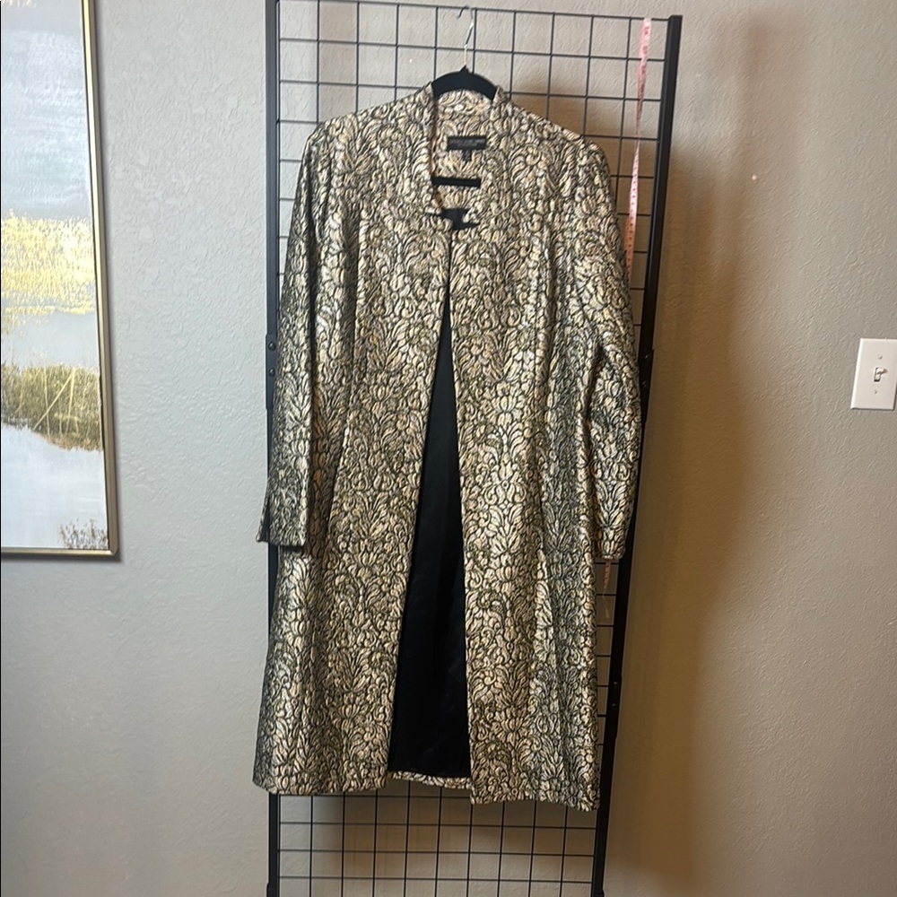 Carmen Marc Valvo Metallic Gold and Black Brocade Coat